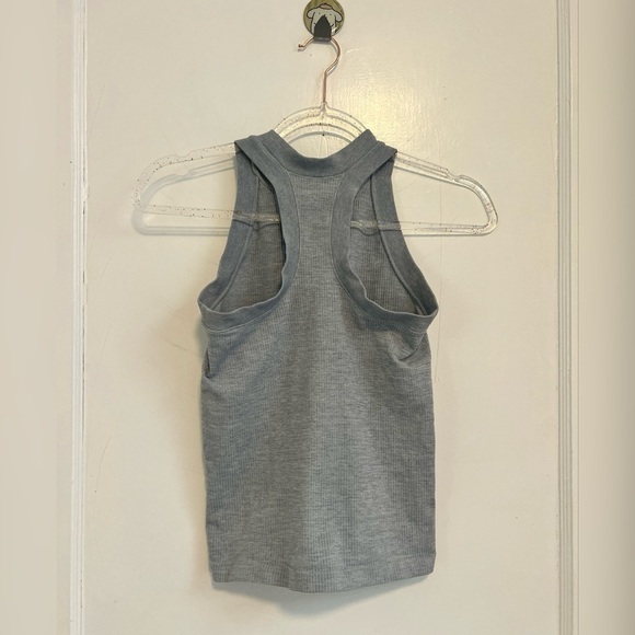 Athleta Renew
Racerback Tank Heather
Grey Size XS LIKE NEW - Picture 6 of 6